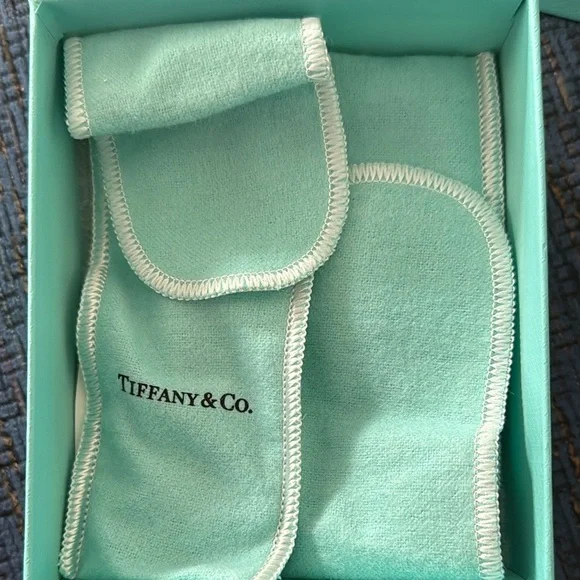 Tiffany & Co Open Heart Fork and Spoon Baby Set - Picture 3 of 3